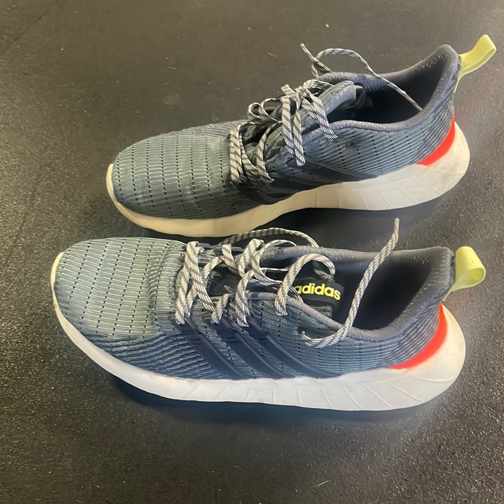 Men’s 11.5 ADIDAS